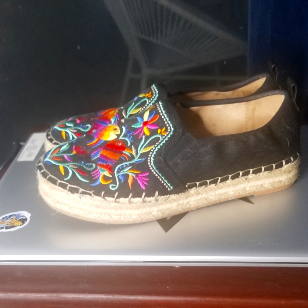 Sam Edelman Espedrilles Embriodered black size 10